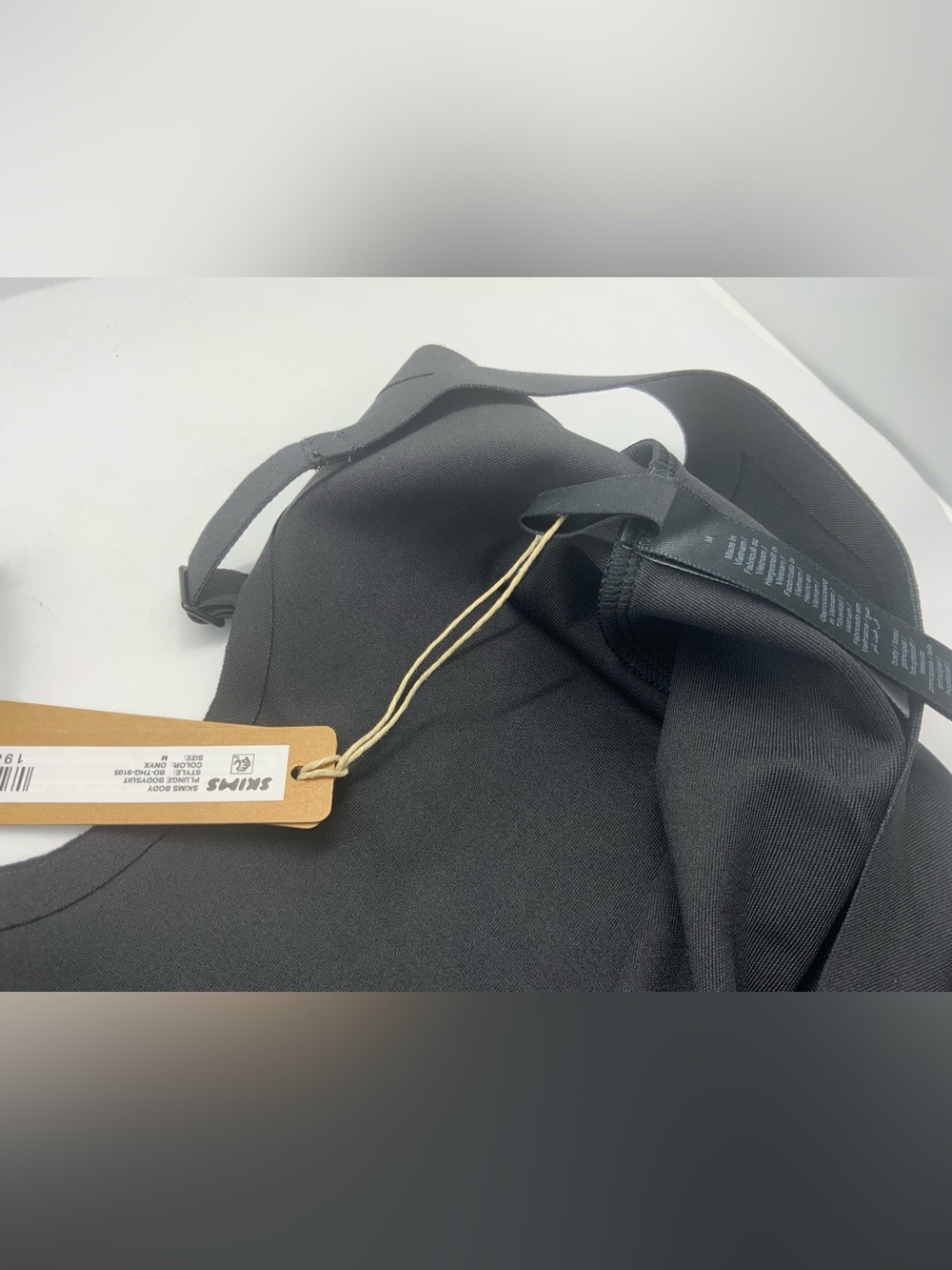SKIMS Body Core Sculpt Plunge Bodysuit - Picture 9 of 12